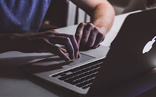 开云官网登录-长传长射：场上那些令人震惊的远距离奇迹，长传集锦