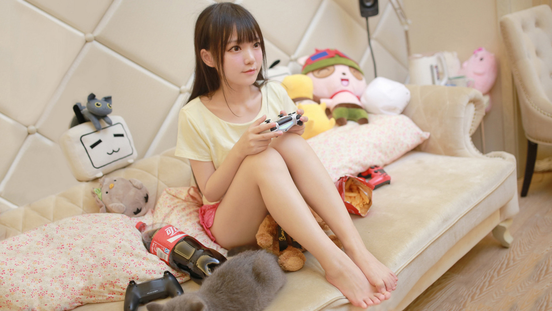 kaiyun体育app-《赛场外的故事：幕后工作人员的平凡与执着》，赛场内外的英文