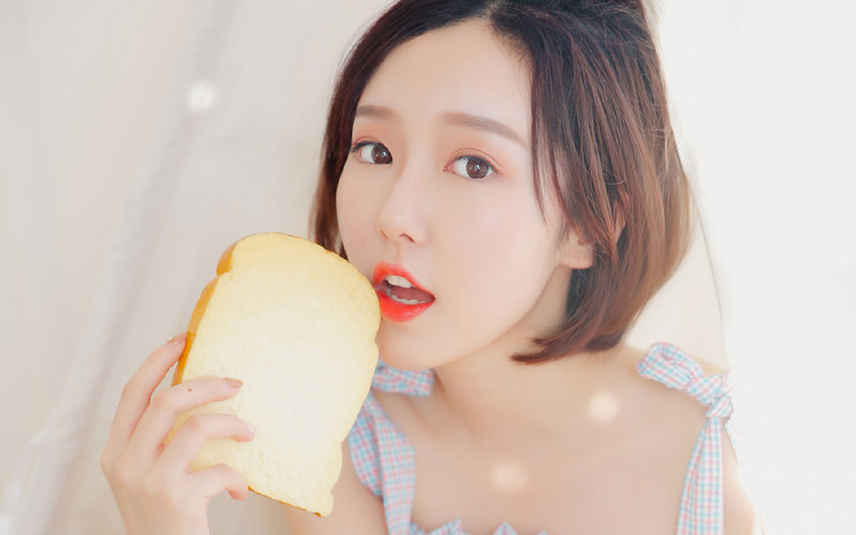 中国游泳队在多哈世锦赛上夺得7枚金牌并打破一项世界纪录，开启突破之年