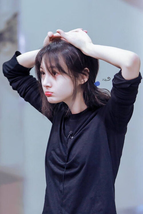 篮球比赛中球员的精彩表现震撼全场，篮球比赛中球员的精彩表现震撼全场视频