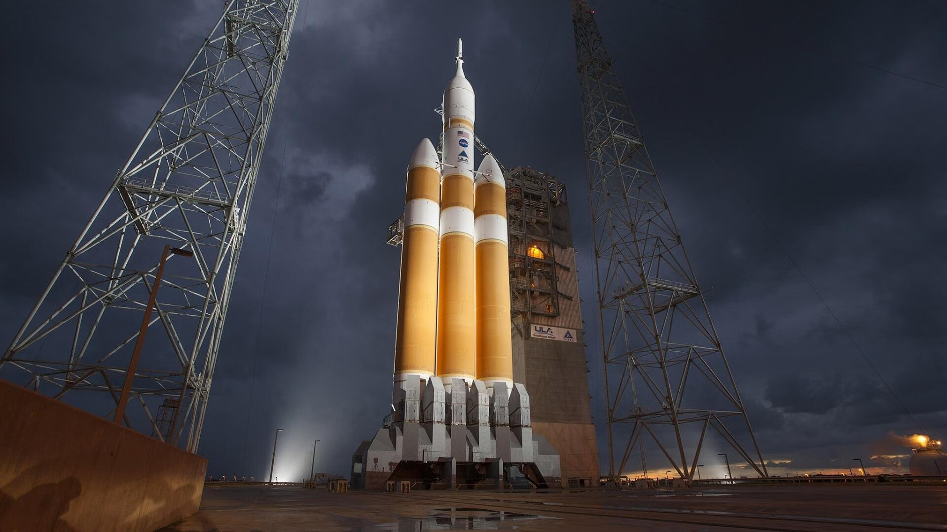 职业俱乐部重视球员文化教育支持双轨发展，职业足球俱乐部的试点