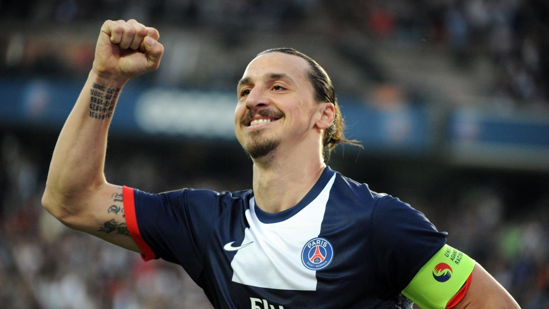 卢卡·东契奇在西班牙观看篮球比赛,球迷关注其瘦身效果,卢卡·东契奇身高臂展